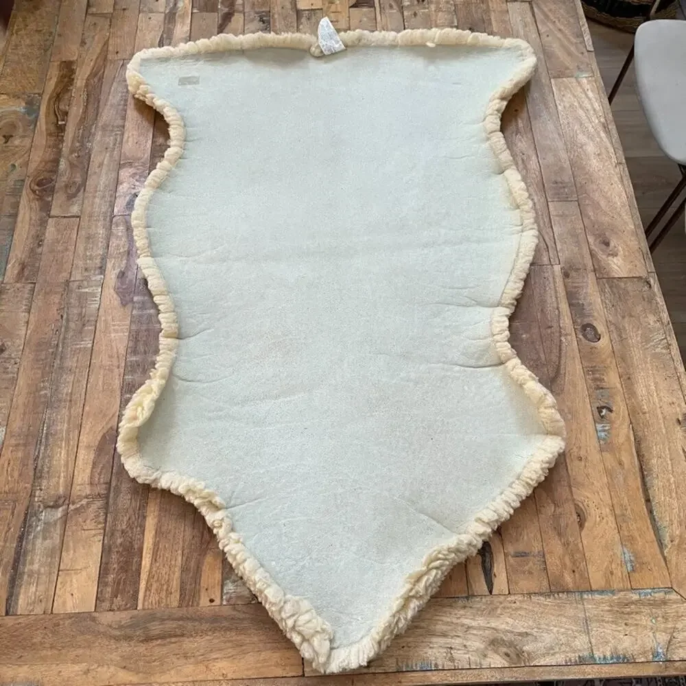 Auskin Infant Care New Zealand Lambskin Rug 39